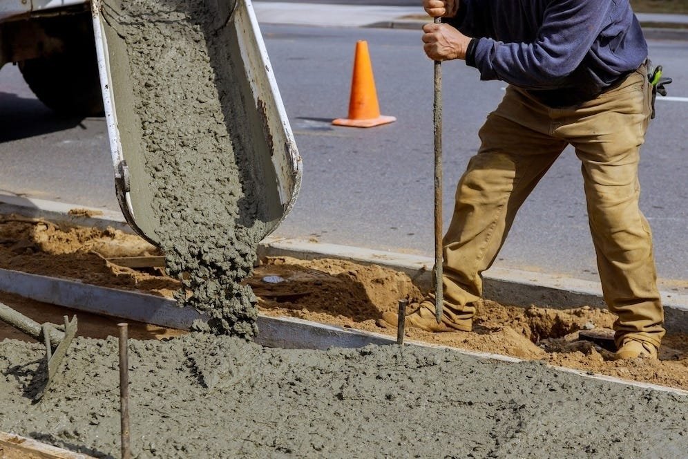 Commercial concrete contractors building large industrial foundations and slabs